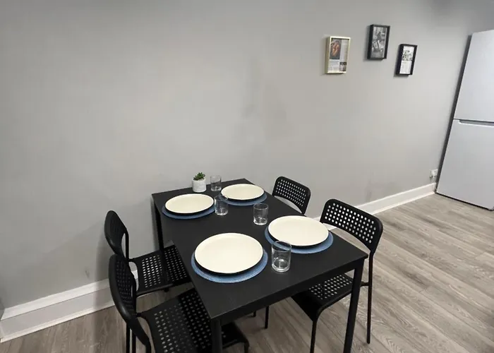 Super Central 2 Bed Flat